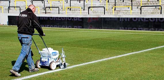 AKCE: GRACO FieldLazer S90 akumulátorové dobíjecí vodorovné dopravní Airless zařízení určené pro značení sportovišť